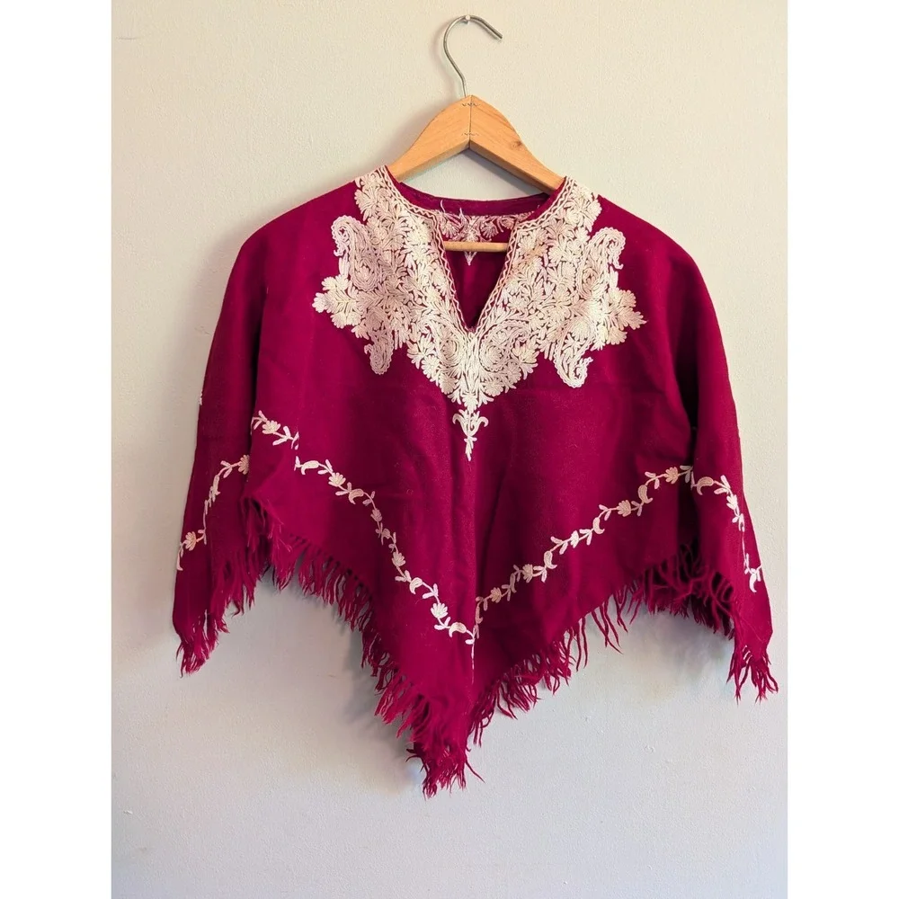 Vintage Wool Poncho Shawl Embroidered Red Floral‎ Fringe Bohemian Festival 70s
